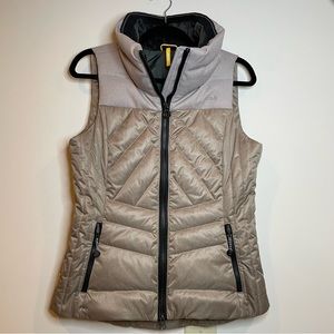 Lolë women’s neutral down filled vest size small like new